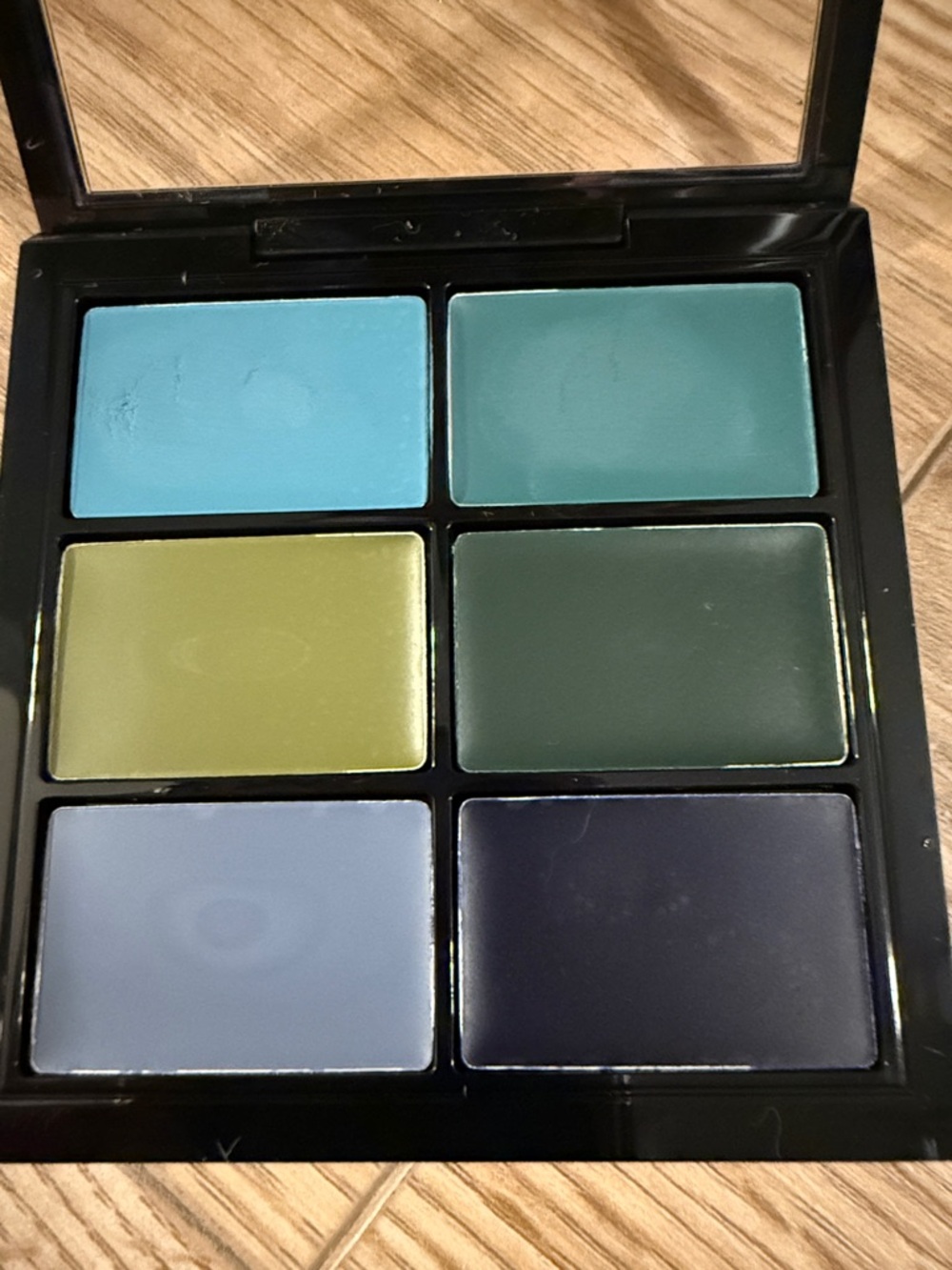 MAC Cosmetics 6-Color Cream Palette — Teal, Green & Navy Mix - Picture 2 of 3